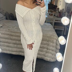 Elegant White Off-Shoulder size Small Dress